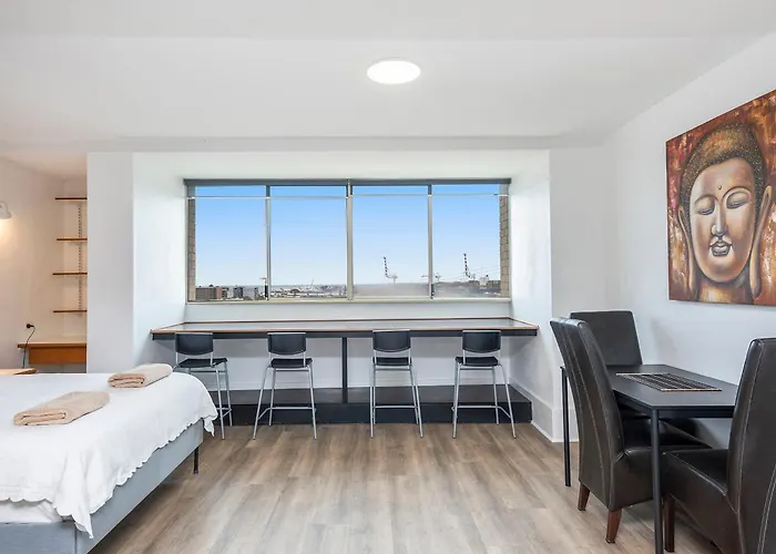 Apartment 201 - Fremantle Studio Apartment With Ocean And Harbour Views