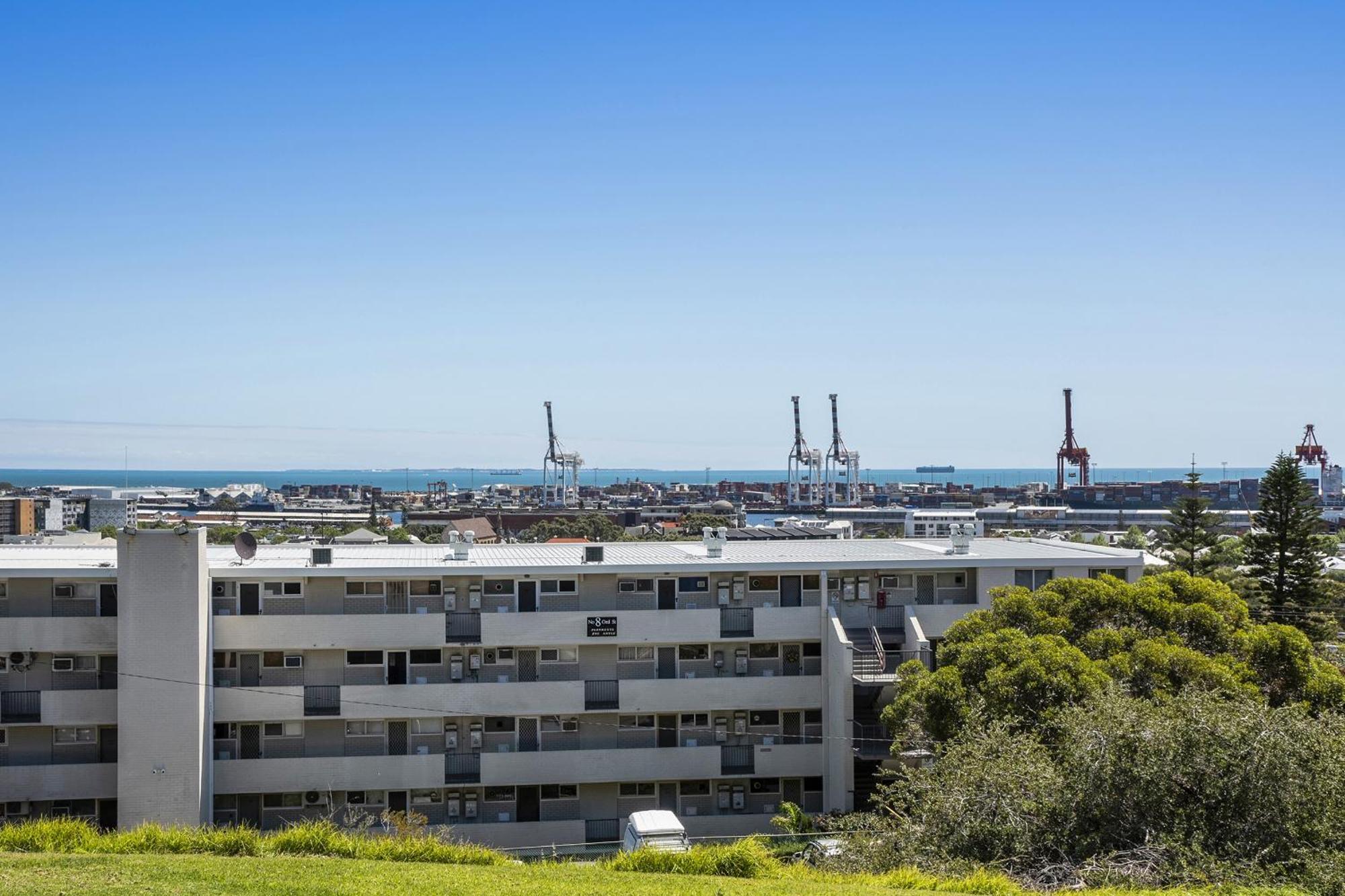 201 - With Ocean And Harbour Views Apartment